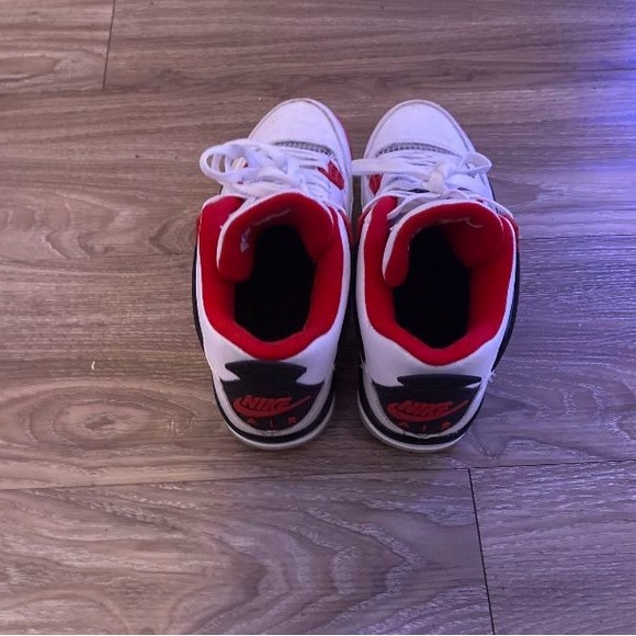 fire red jordan 4s - Picture 4 of 4